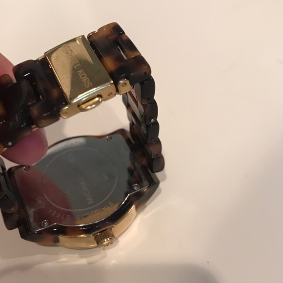Michael Kors Tortoise Watch- Have box & links - Picture 5 of 5
